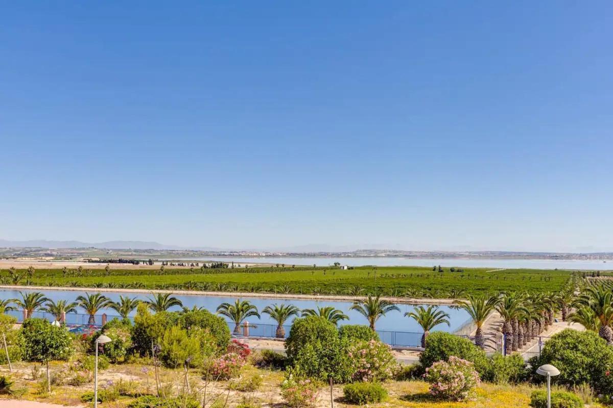 Beautiful Condo In Laguna Beach Resort Overlooking Laguna Rosa In Torrevieja With 2 Bedrooms And 2 Bathrooms Eksteriør billede
